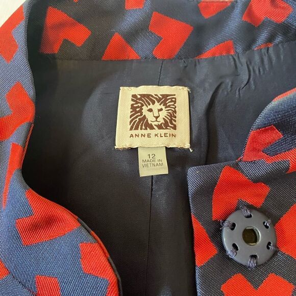 Anne Klein Fully Lined Statement Jacket in Ladies Size 12. - Picture 9 of 9